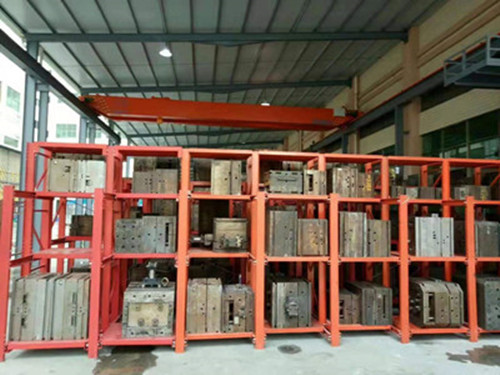 虎门模具架安装完毕